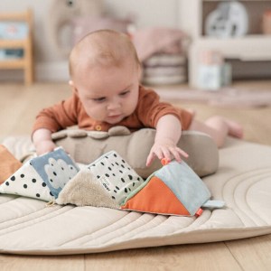 קובית התפתחות של done by deer קובית התפתחות של done by deer